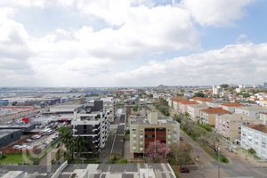 Image 18 - 661099