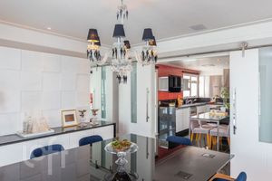 Image 12 - 661278