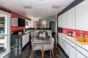 Image 21 - 661278
