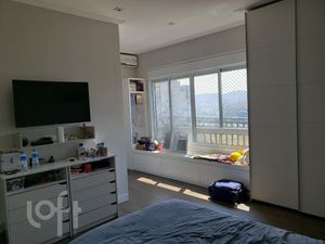 Image 17 - 661480