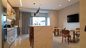 Image 5 - 661485