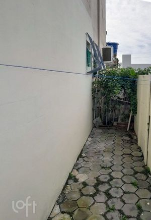 Image 9 - 661495