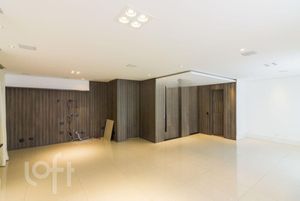 Image 5 - 661636
