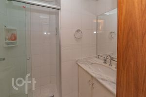 Image 5 - 661936