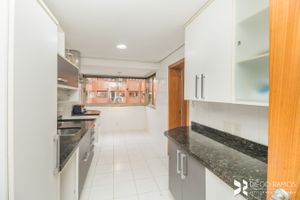 Image 32 - 6643