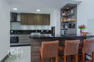 Image 21 - 664468