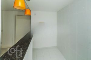 Image 7 - 665045