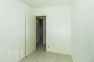 Image 21 - 665045