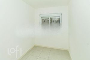 Image 19 - 665045