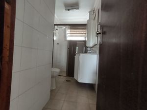 Image 9 - 665596