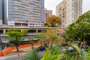 Image 8 - 668495