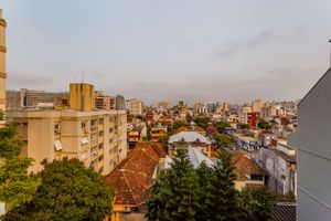 Image 17 - 668495