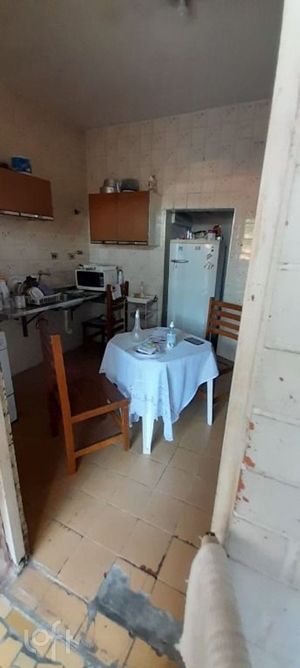 Image 19 - 672846