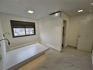 Image 4 - 674256