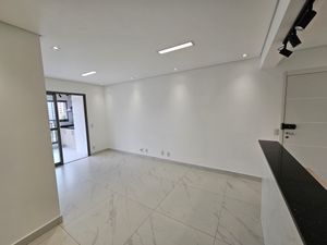 Image 7 - 674256