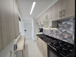 Image 22 - 674256