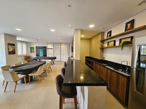 Image 15 - 674256