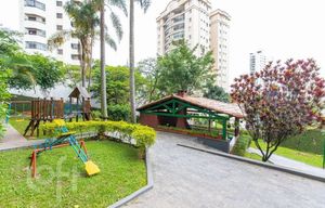 Image 11 - 674860