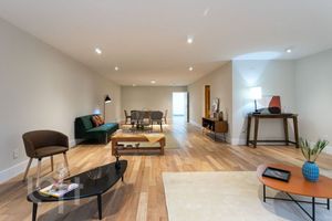 Image 3 - 677786