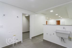Image 17 - 677786
