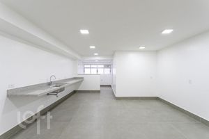 Image 15 - 677786