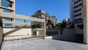 Image 9 - 678046