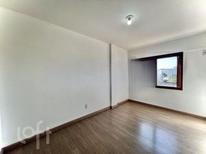 Image 19 - 678615