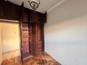 Image 15 - 678743