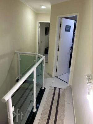 Image 4 - 678828