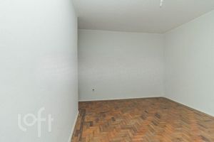 Image 11 - 678845