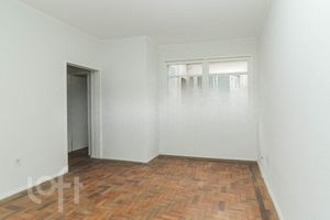 Image 17 - 678845