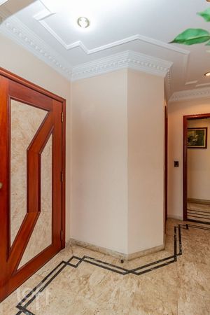 Image 13 - 679817