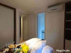 Image 8 - 681418
