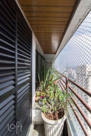 Image 13 - 681475