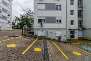 Image 24 - 682548
