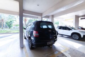 Image 19 - 686099