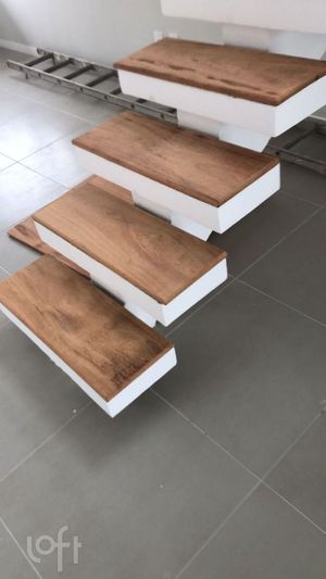 Image 18 - 688545