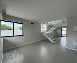 Image 11 - 688545