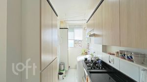 Image 11 - 688547