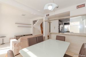 Image 7 - 688673