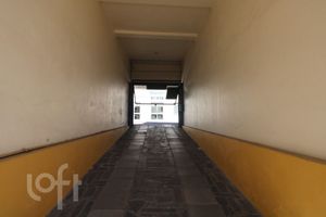 Image 42 - 689542