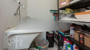 Image 12 - 689867