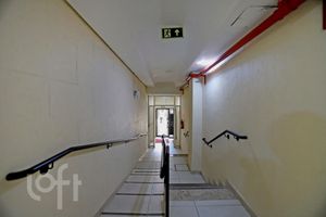 Image 21 - 689881