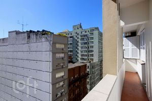 Image 0 - 689881