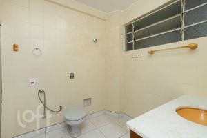 Image 13 - 689881