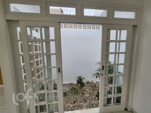 Image 19 - 690353