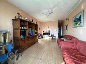 Image 3 - 690826