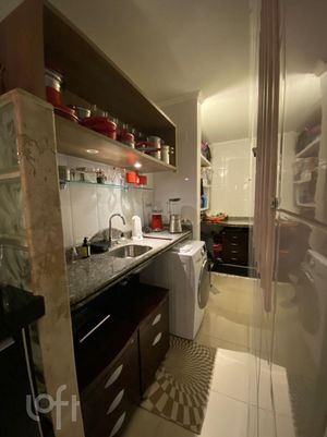 Image 10 - 691758