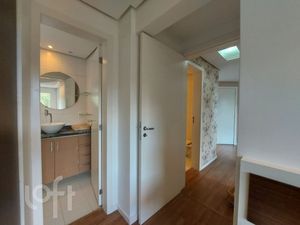 Image 18 - 692115
