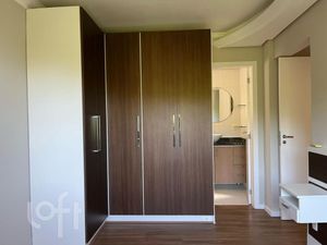 Image 17 - 692115